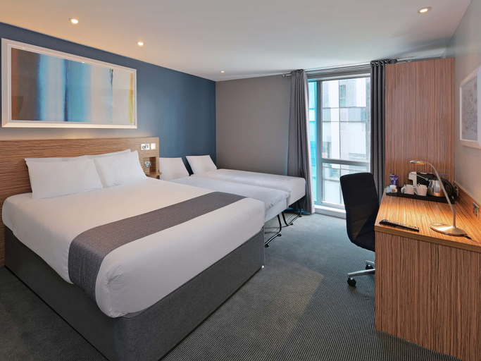 Bedroom 3, Travelodge London Central Southwark, London