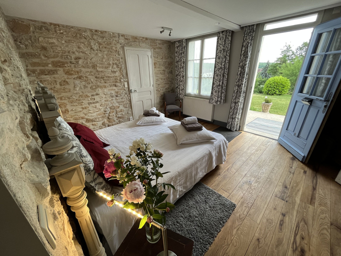 Bedroom 4, Chenevieres d'en Haut, Yonne