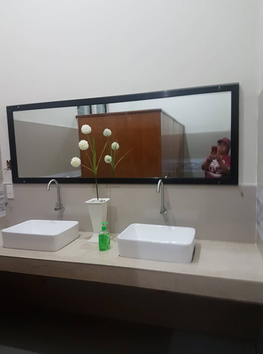 Bathroom 4, AGM Beachfront Resort & Resto, Donsol