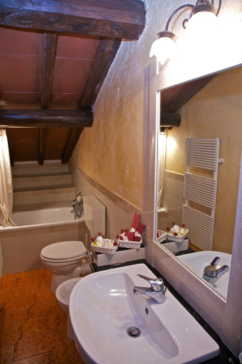 Bathroom 5, Borgo Il Poggiaccio, Siena
