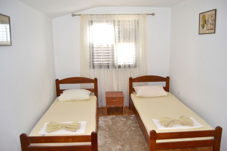 Bedroom 2, Apartments Dobrisa