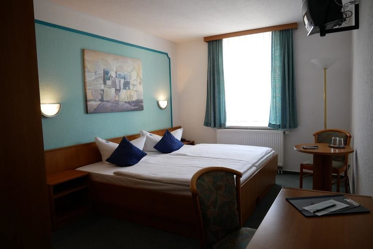Bedroom 3, Hotel Garni Brauhof Niederwiesa, Mittelsachsen