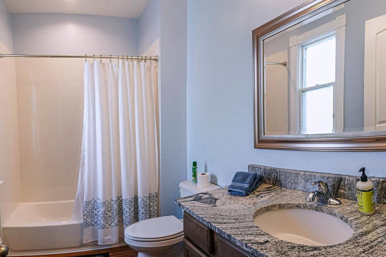 Bathroom 3, Pioneer House - South Suite, Jackson