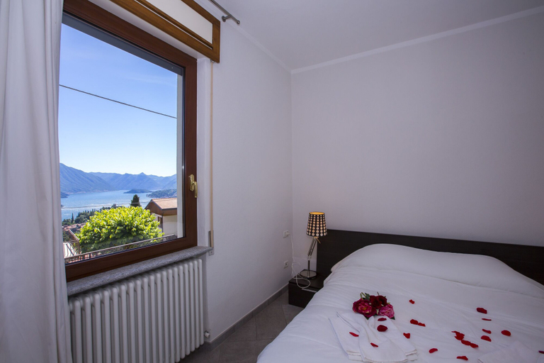 Bedroom 5, Vista su Perledo, Lecco