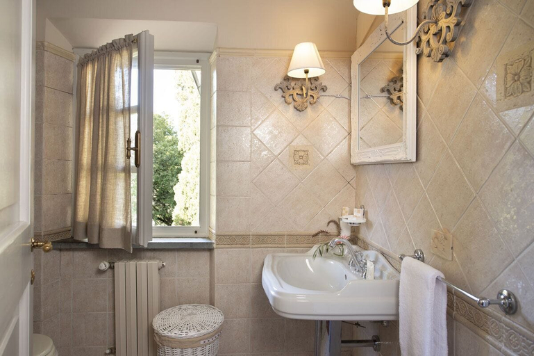 Bathroom 4, Villa Zelma, Pistoia