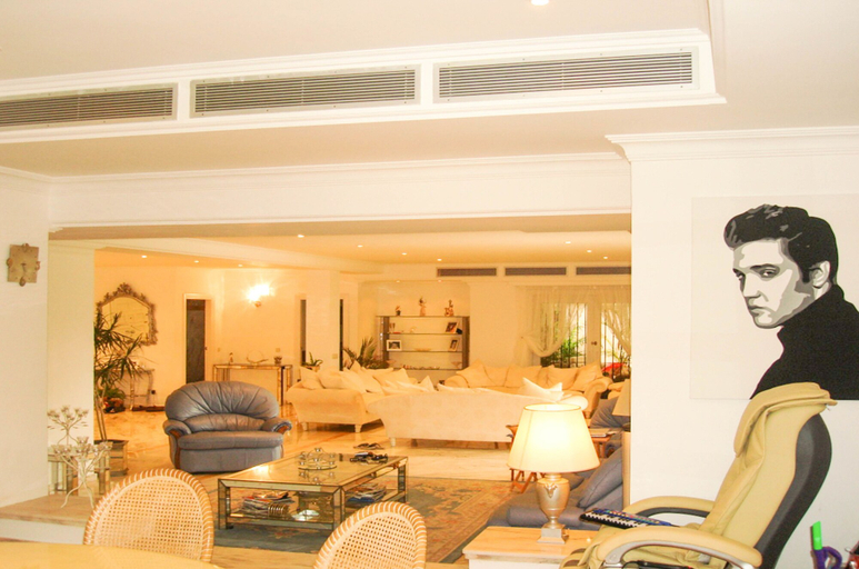 Others 4, Villa Shayna, Málaga
