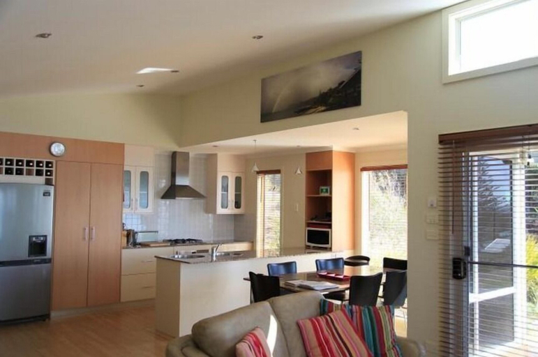 Others 5, Paradise House, Waratah/Wynyard - Pt A