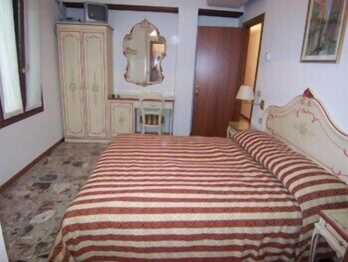 Bedroom 5, Bed & Breakfast Barababao, Venezia