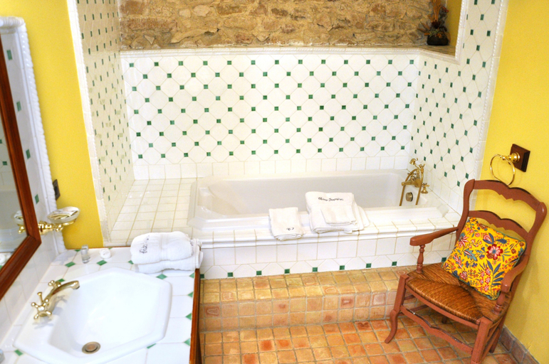 Bathroom, Château de Jonquieres, Aude
