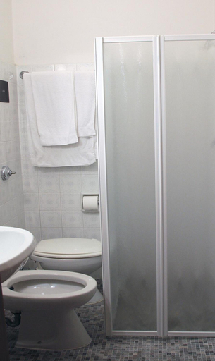 Bathroom 4, Hotel Midi, Venezia