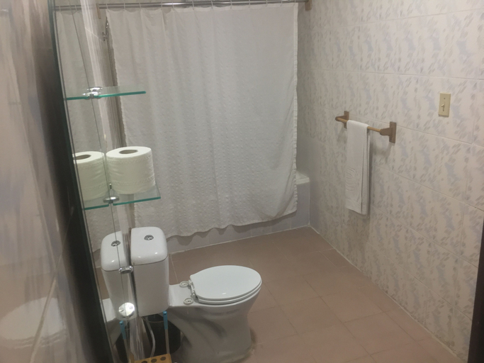 Bathroom 3, Embassy Suites Hotels & Restaurant, Greater Monrovia