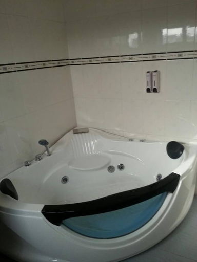 Bathroom, MJ Appartments, Tema