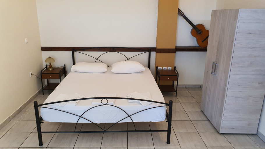 Bedroom 3, TK2 George Apartments by the Airport, Attica