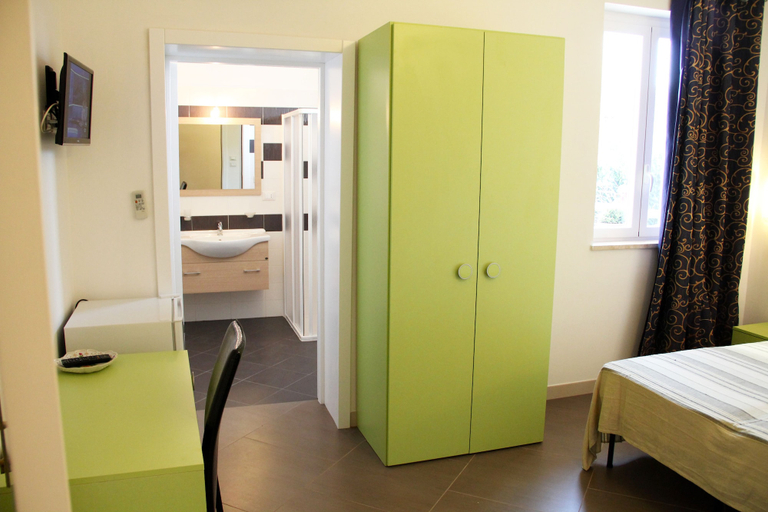 Bedroom 5, Arcona, Lecce