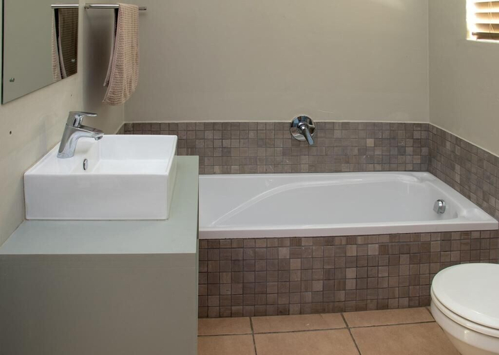 Bathroom 3, Groeneweide, Overberg