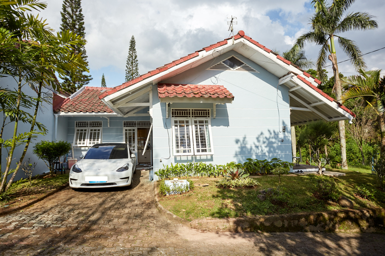 Exterior & Views 25