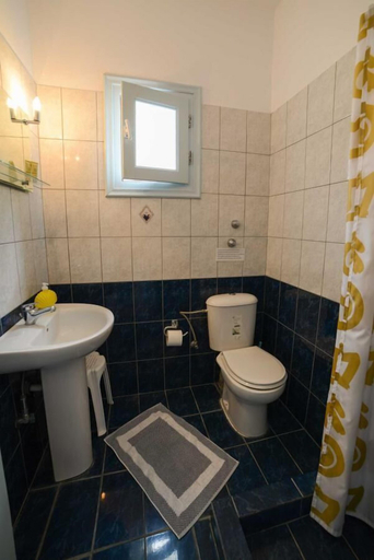 Bathroom 3, Dina Hotel, North Aegean