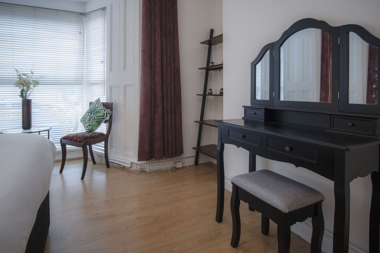 Others 5, Langland Road - 1 Bedroom - Mumbles, Swansea