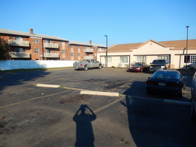 Others 1, Riverview Motel, New Castle