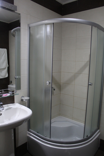Bathroom 5, Hotel Razvan, Municipiul Bucuresti