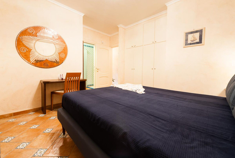 Bedroom 2, Casa Vacanza Villa Polifemo, Latina
