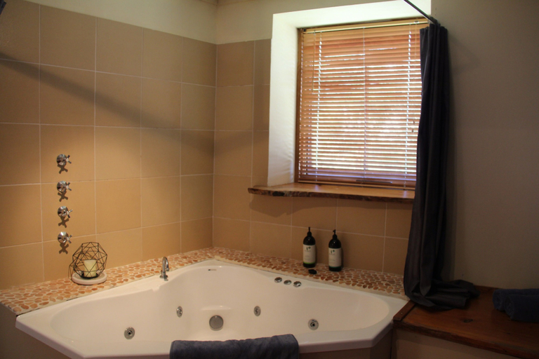Bathroom, Peppermint Ridge Retreat, Kingborough