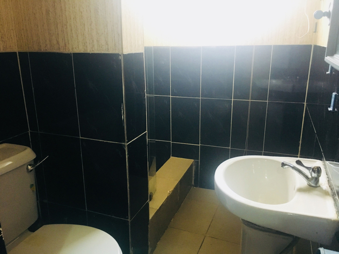 Bathroom 4, Divine Fountain Ajao, Mushin