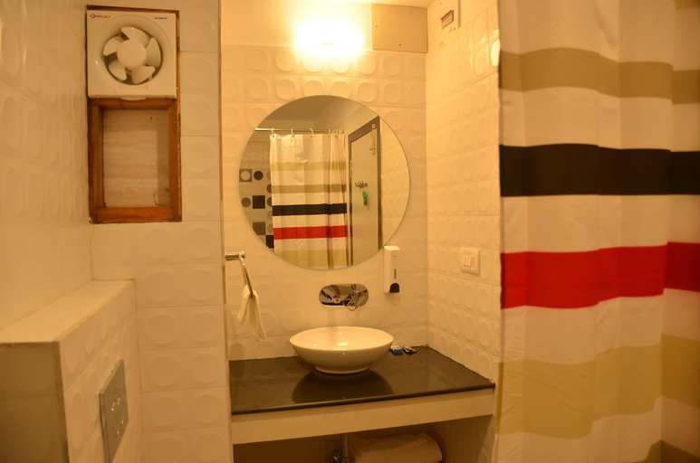 Bathroom 3, Hotel Aura, East Khasi Hills