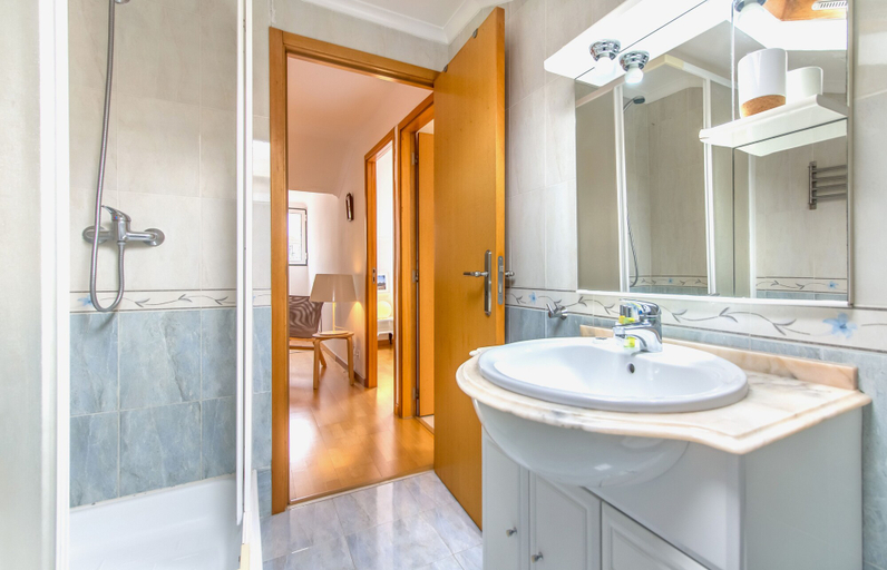 Bathroom 3, Casa Mouraria I Castle Views, Lisbon