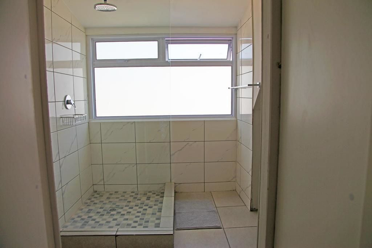 Bathroom, Cozy Quirky Cottage, City of Cape Town