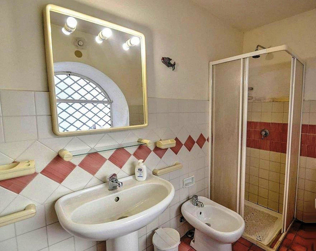 Bathroom, Casa Guardia Bilocal Apartment Near the sea, Catania