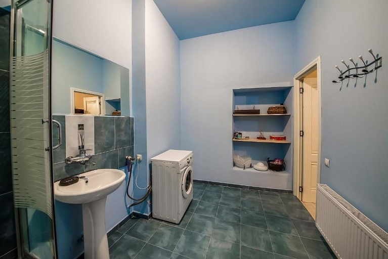 Bathroom 3, City Heart Apartment, Tbilisi