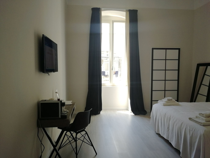 Bedroom 2, Gatto Bianco Duchessa, Bari