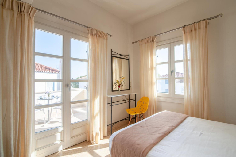 Bedroom 4, Mimoza, Attica