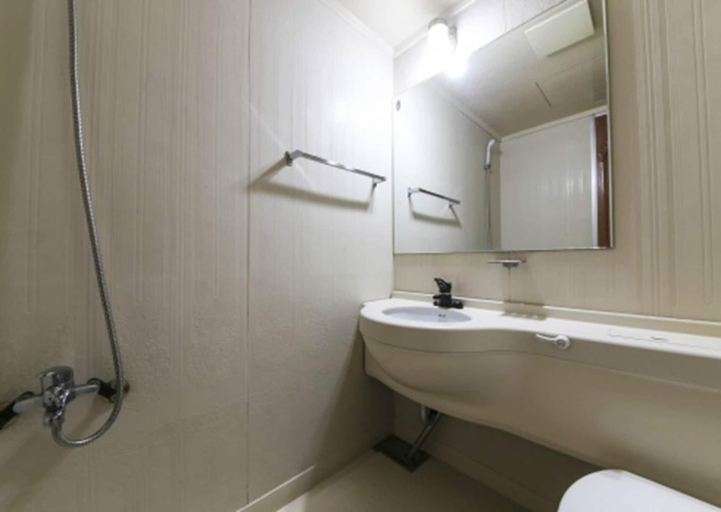 Bathroom 4, Seolak Resortel, Sokcho