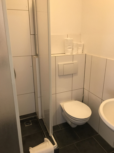 Bathroom 4, Garni Hotel Lore, Hamburg