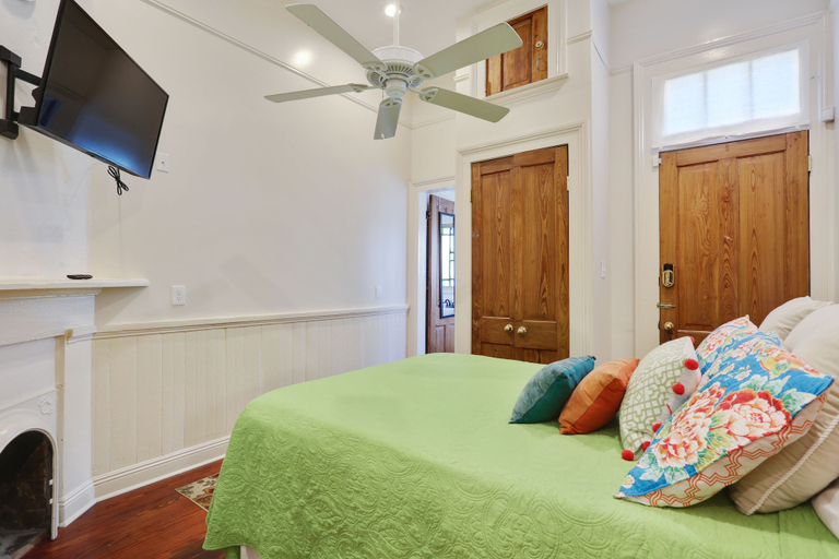 Bedroom 2, 2 Bedroom - 2038, Orleans