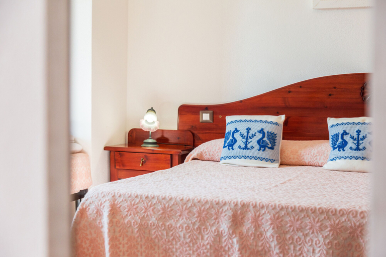 Bedroom 3, Hotel Sortale, Nuoro