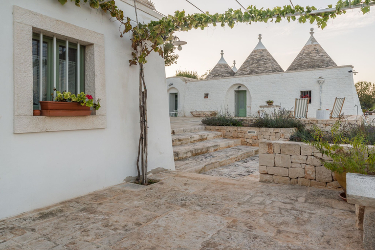 Exterior & Views 2, Trullo Il Fragno, Taranto