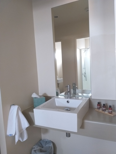 Bathroom 3, Tinwald Motels, Ashburton