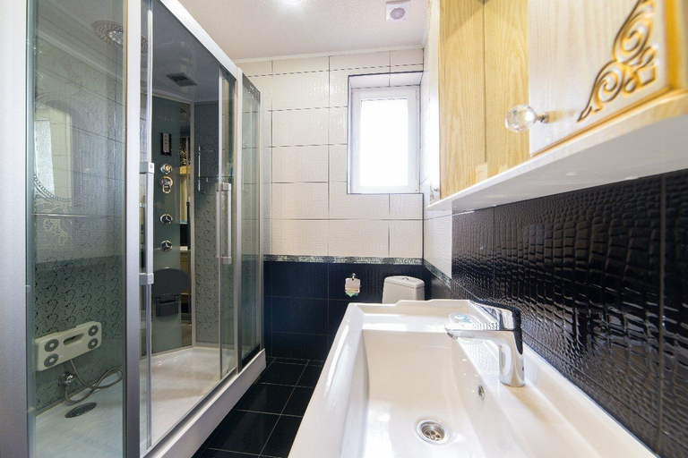 Bathroom 3, Ani boutique hotel, Sochi gorsovet