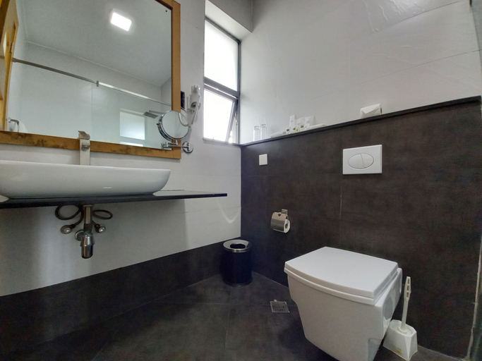 Bathroom 4, The Alps Hotel, Nakuru Town East