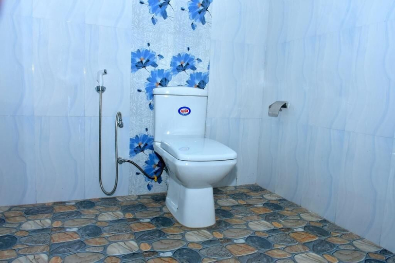 Bathroom 3, La Casa Udawalawe, Embilipitiya
