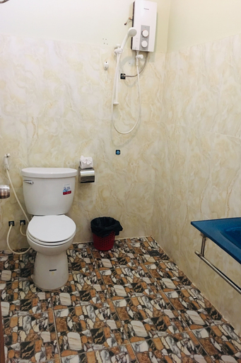 Bathroom 4, Lilly Holiday Hotel, Siem Reap