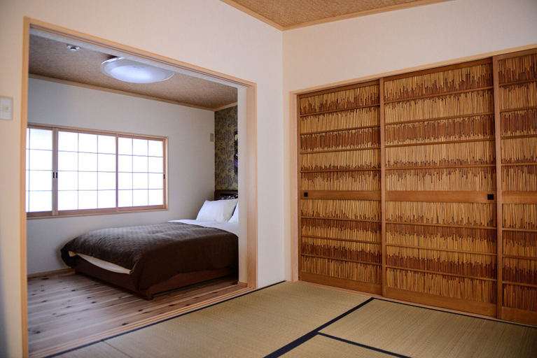 Bedroom 2, Iroekoto, Kyoto
