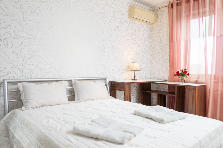 Bedroom 2, Apartment on Lenina 10, Sochi gorsovet