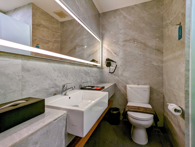 Bathroom 5, Grand Zuri Lubuklinggau, Lubuklinggau