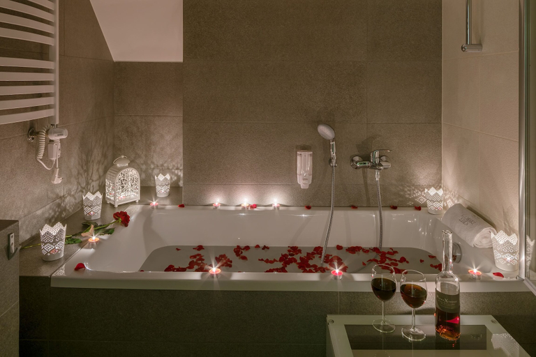 Bathroom 3, Gorski Eden, Nowy Targ