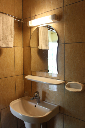 Bathroom 3, Ndancy Hotel, Mvila