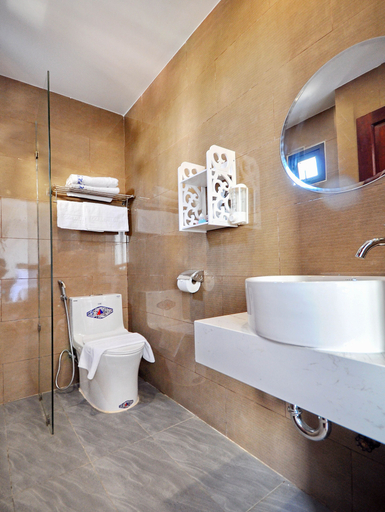 Bathroom 5, Golden Lotus Hotel, Nha Trang